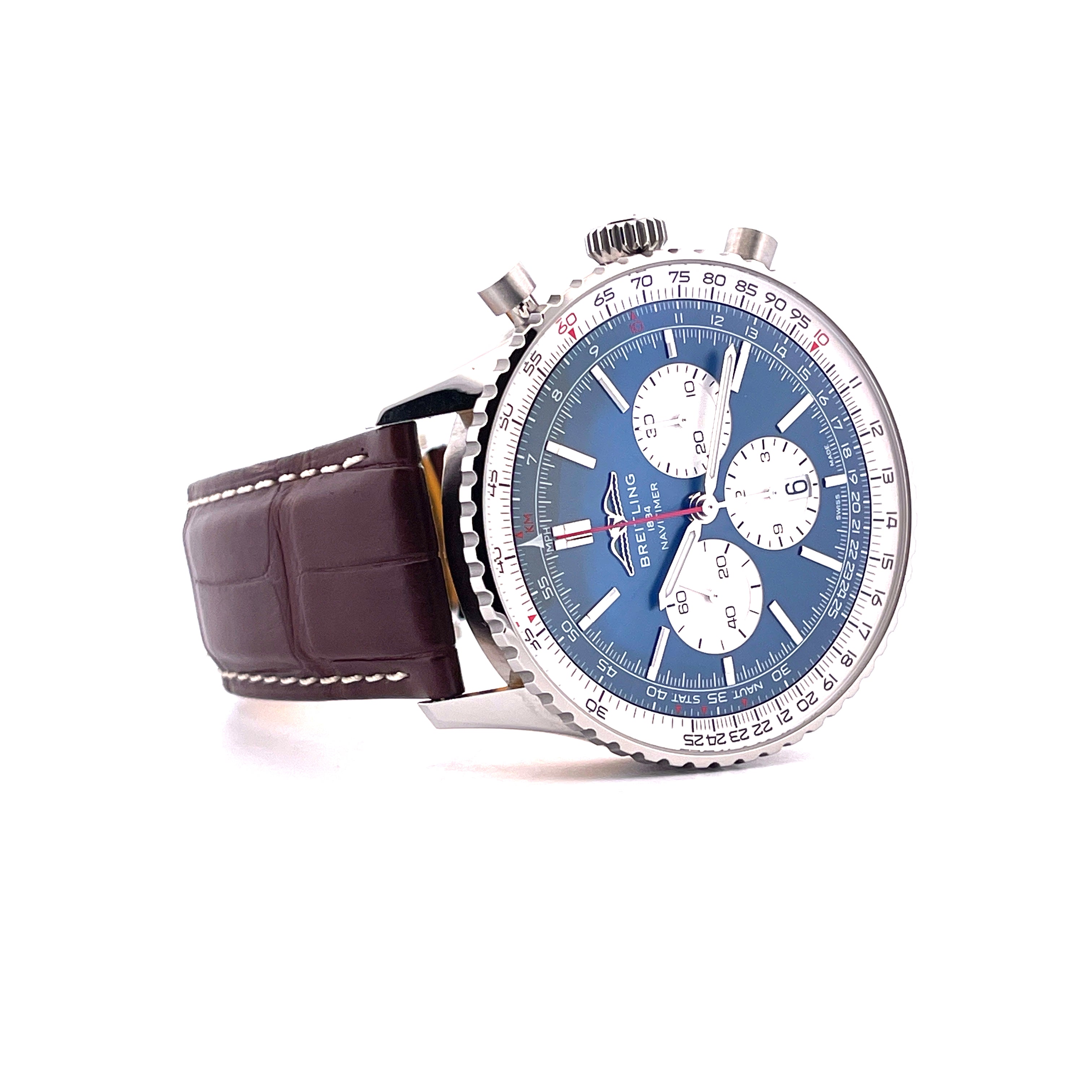 Breitling Navitimer B01 Chronograph 46 mit blauem Zifferblatt und braunem Lederarmband