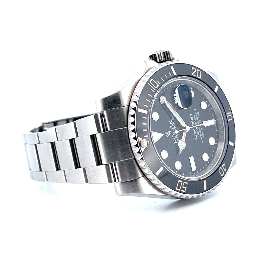 Submariner Date 116610LN / Box and Papers / -2019-