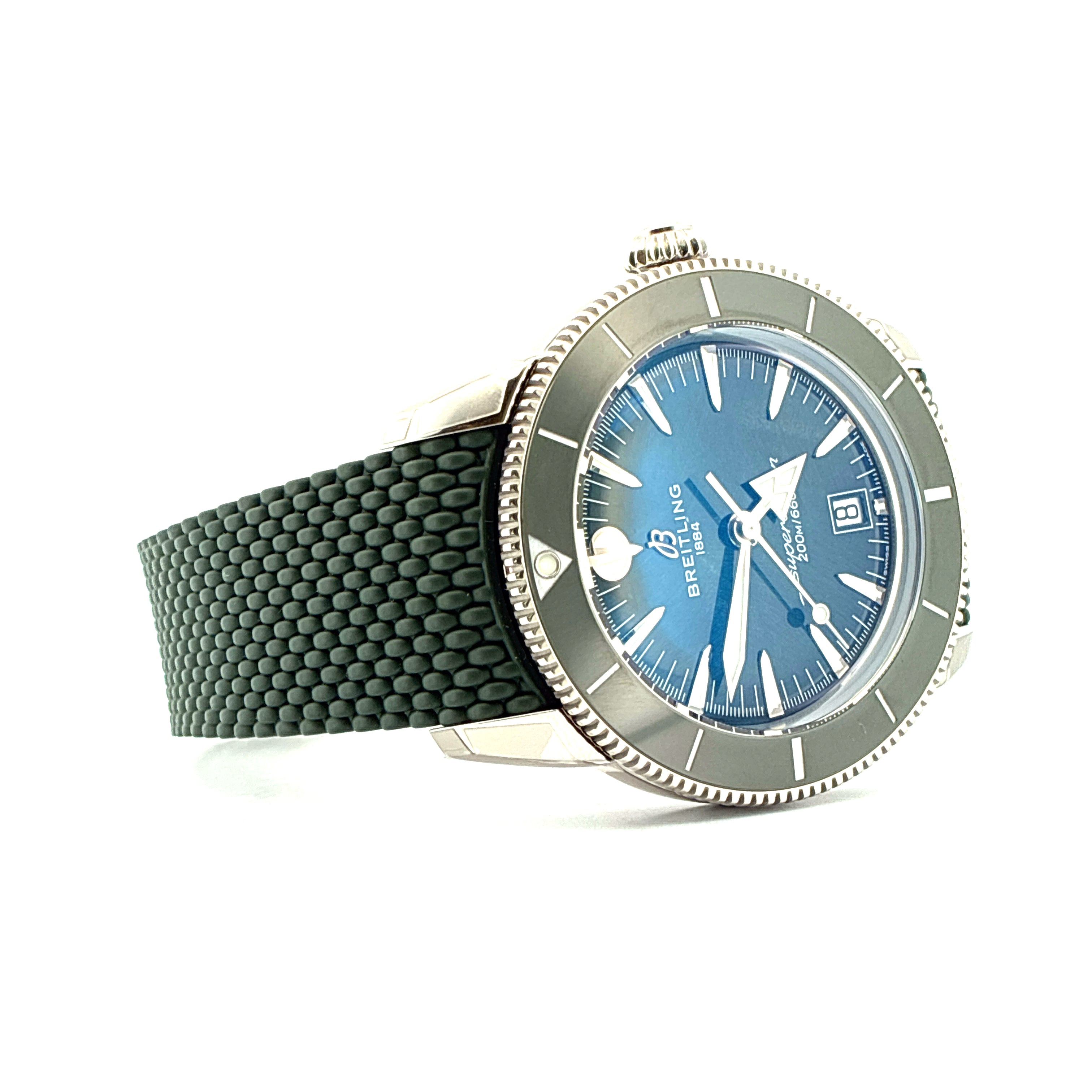 Superocean Heritage B31 Automatic 44 Breitling Super Ocean Green Dial / Like New / 2025 / Box & Papers