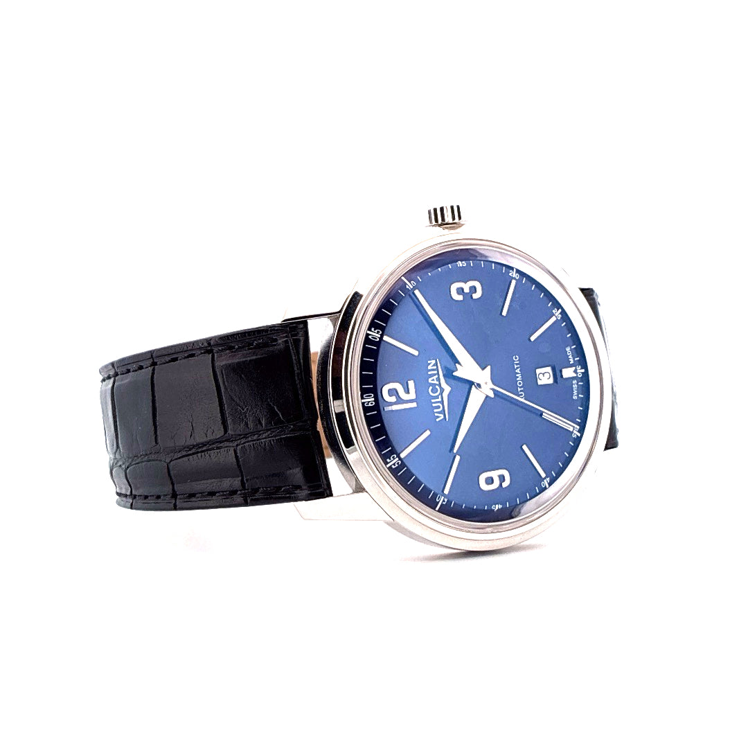 Vulcain 50s Presidents Watch mit blauem Zifferblatt und schwarzem Lederarmband aus Edelstahl