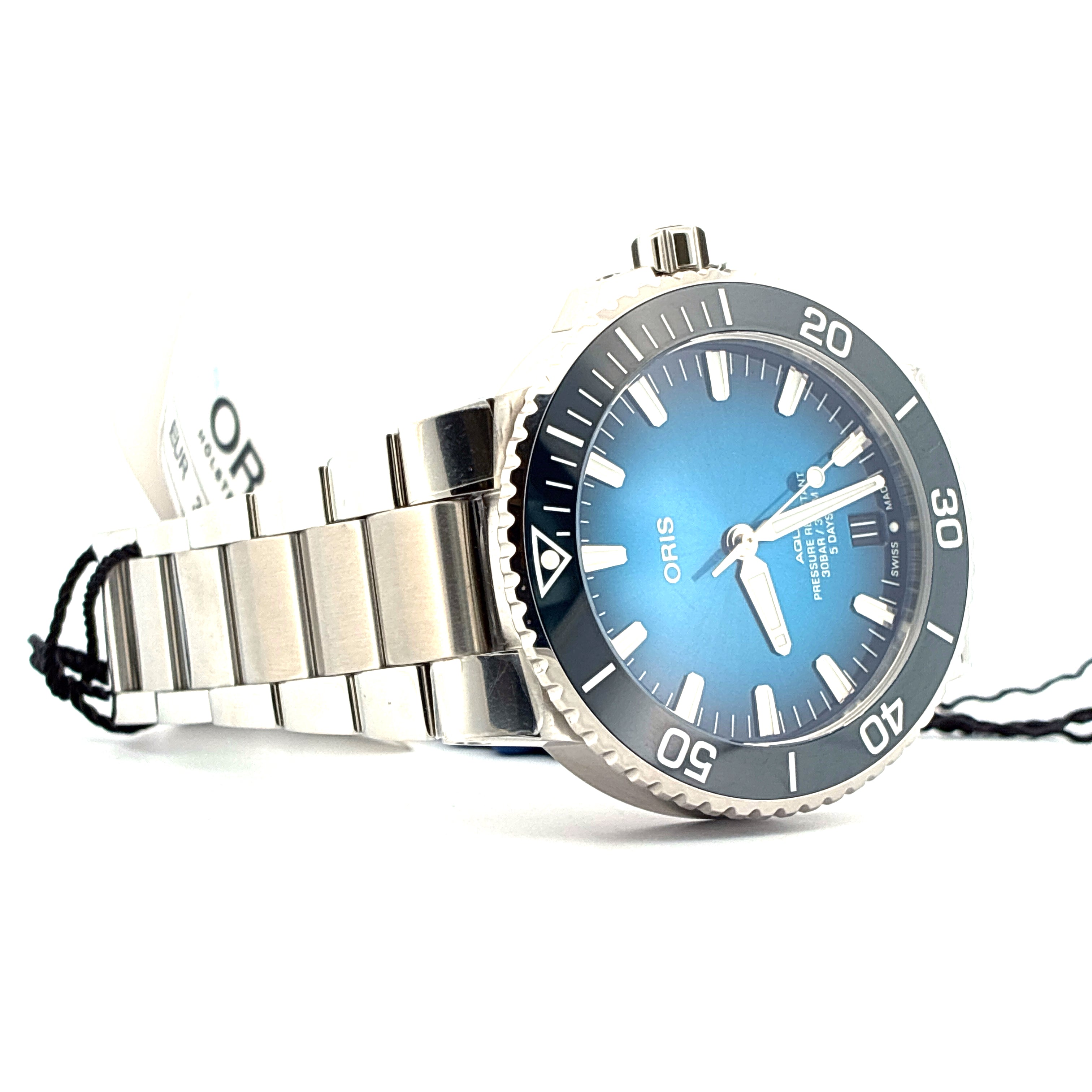 Oris - Aquis Date / Calibre 400 / Blue Dial / Stainless Steel / Like New / Box & Papers / 2025 - [product_sku]
