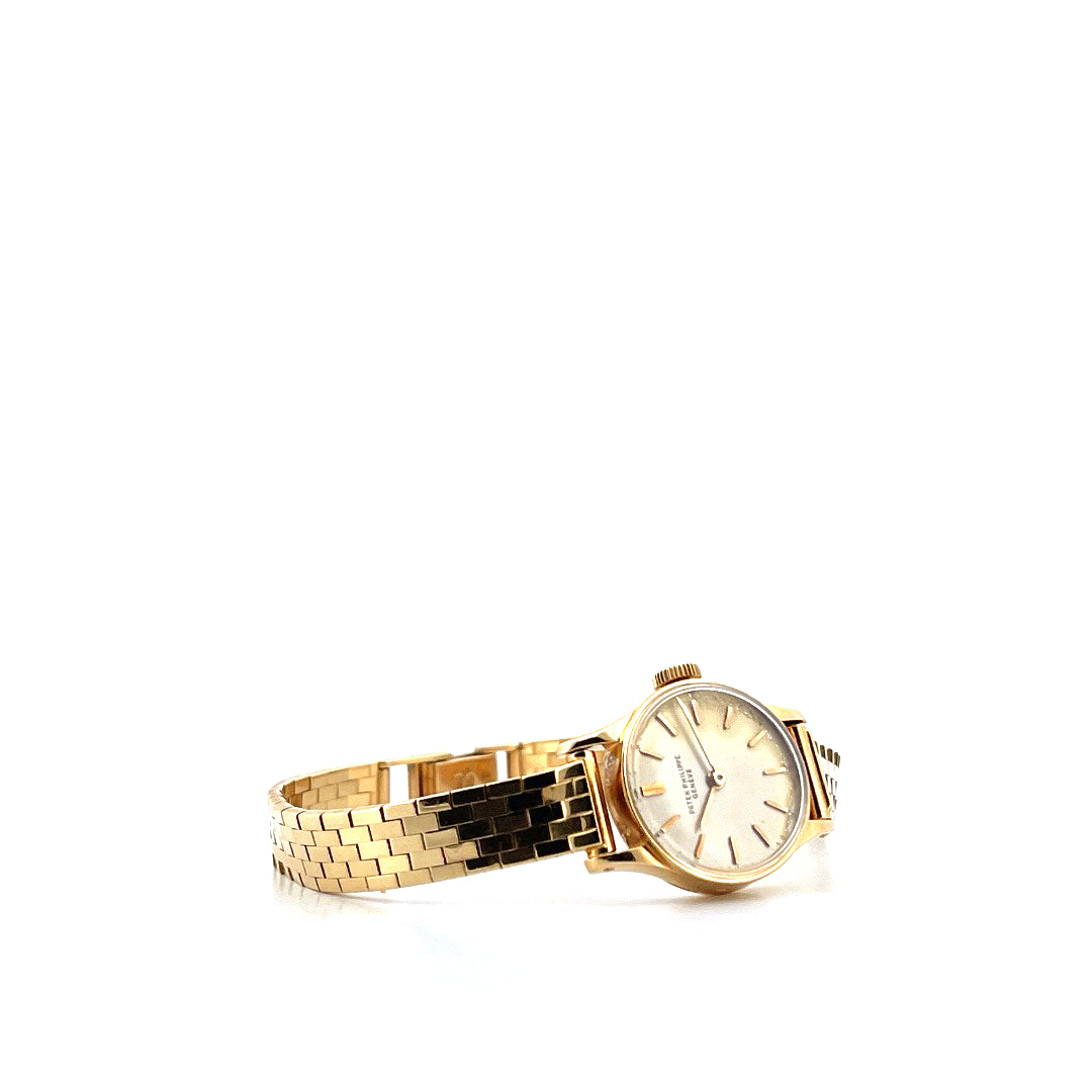 Calatrava Yellow Gold 33mm / Clous de Paris (circa 1985)