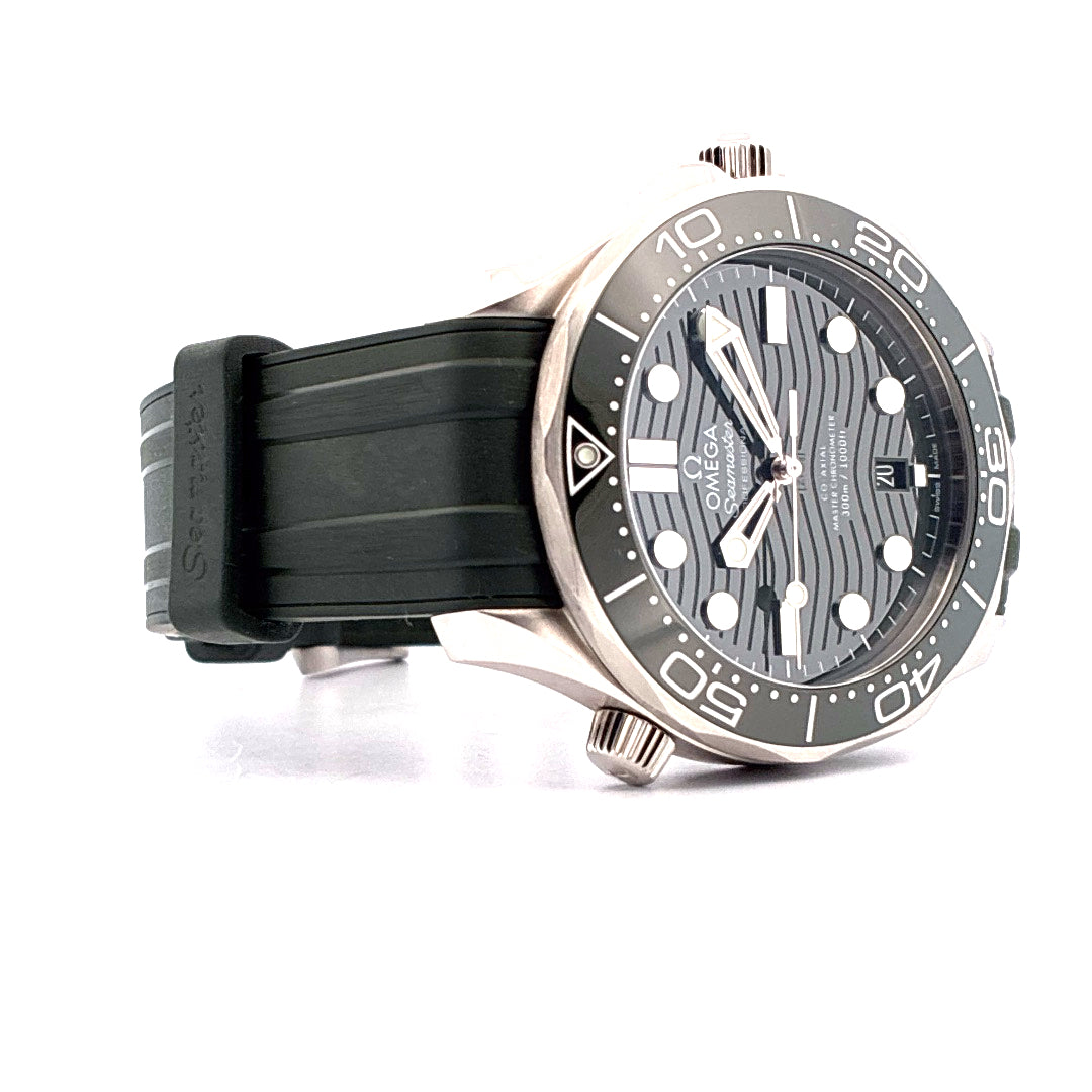 Seamaster Diver 300m / grün / Kautschuk (2023)