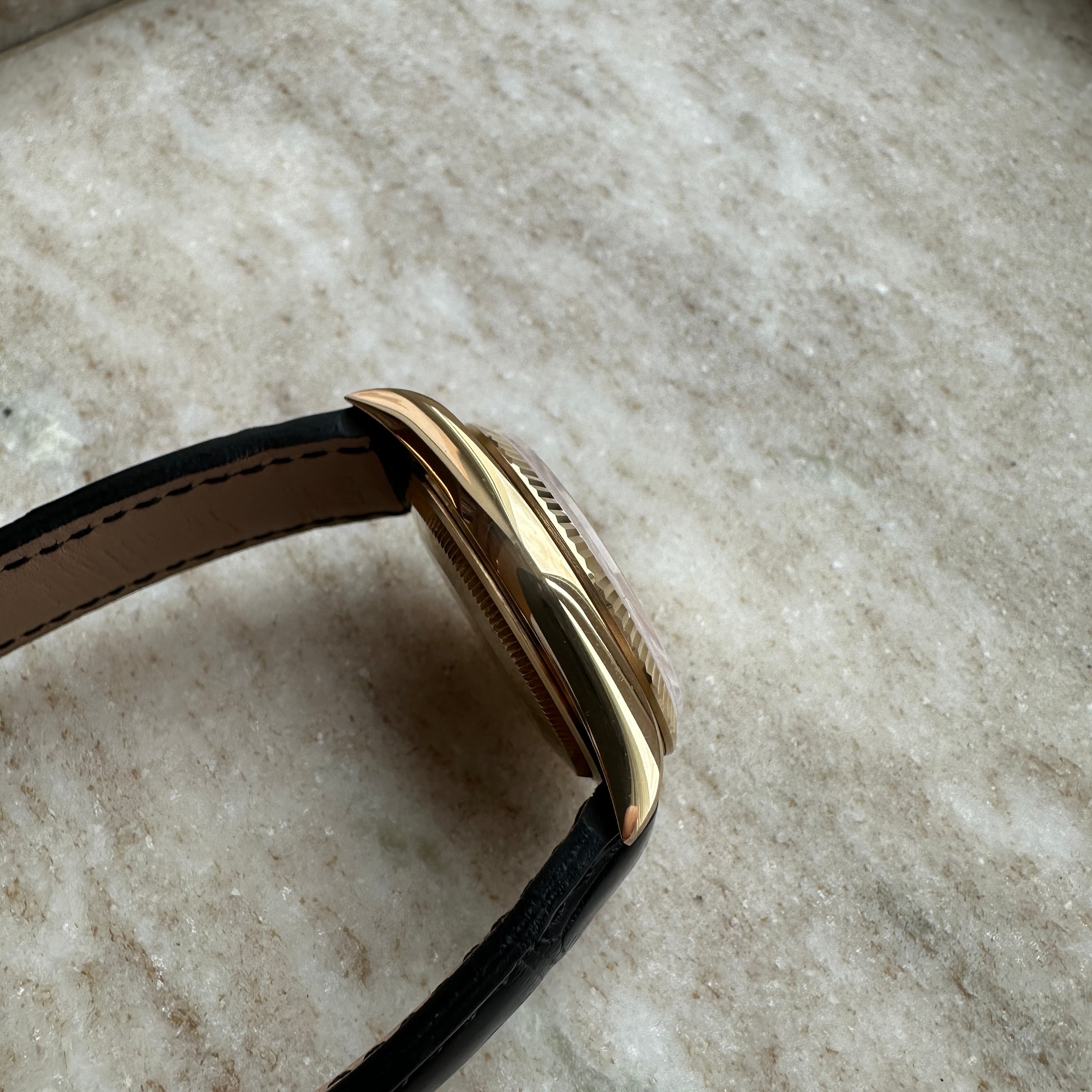 Oyster Perpetual 34 Full Gold 18kt / Gold Pin Buckle / nearly NOS Condt. / Premium Full Set / Italy 1997 / new Strap incl. Orig. Strap