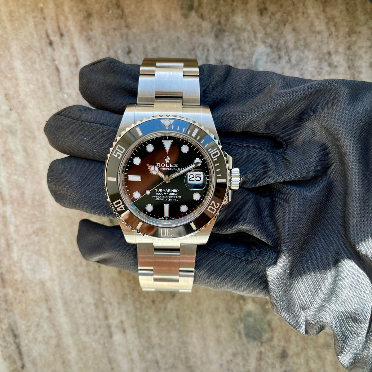 Submariner Date / 41 mm / schwarze Lünette / Full Set (2022) - Juwelier Spliedt