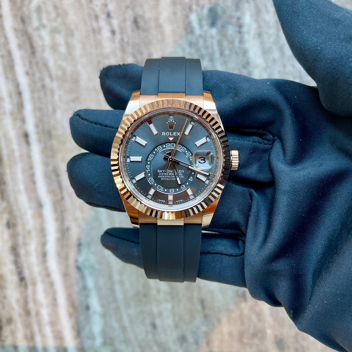 Sky-Dweller 42 Roségold mit Kautschukband / graues Zifferblatt / Everose (2023) - Juwelier Spliedt
