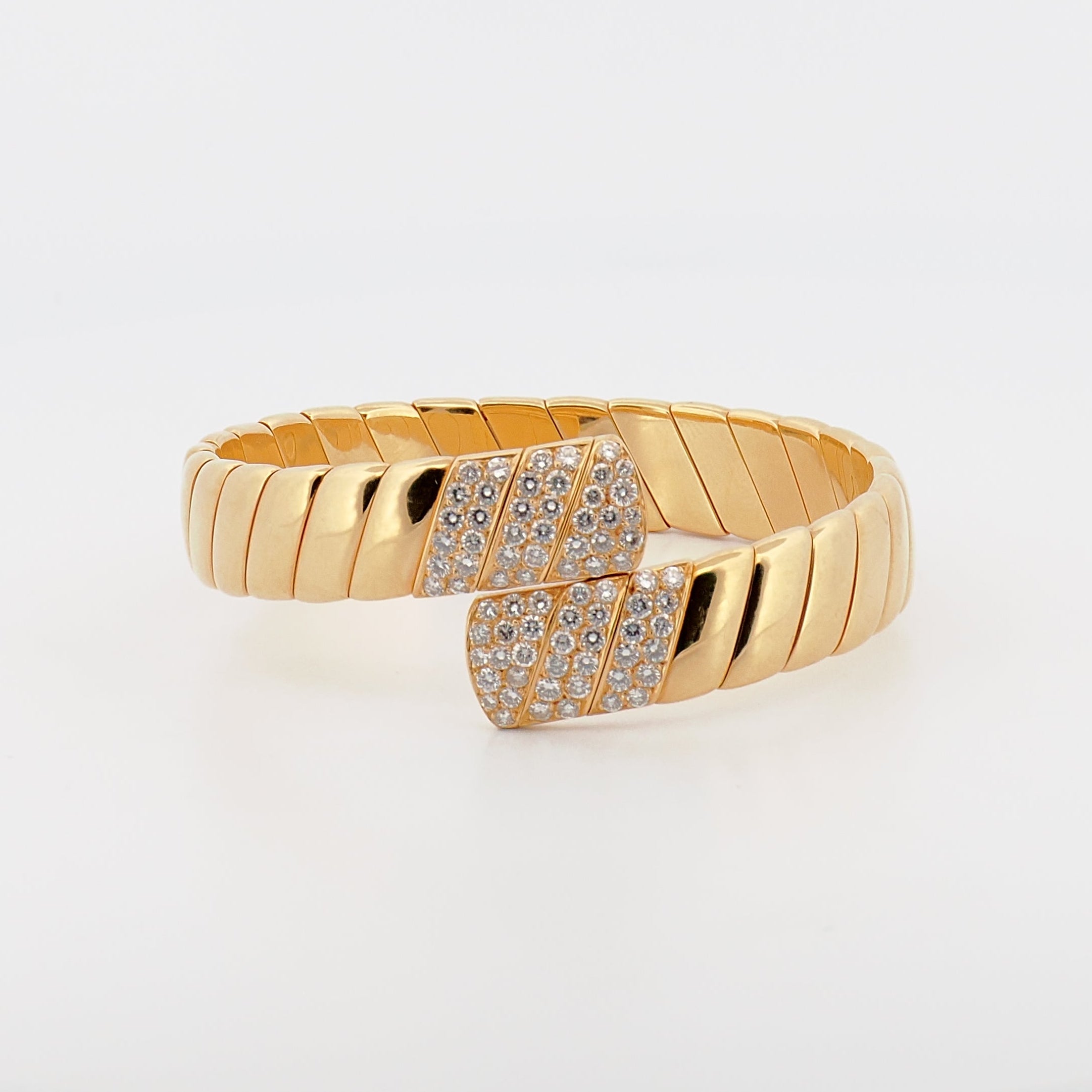 Vintage Bangle with Diamonds in 18k Yellow Gold
