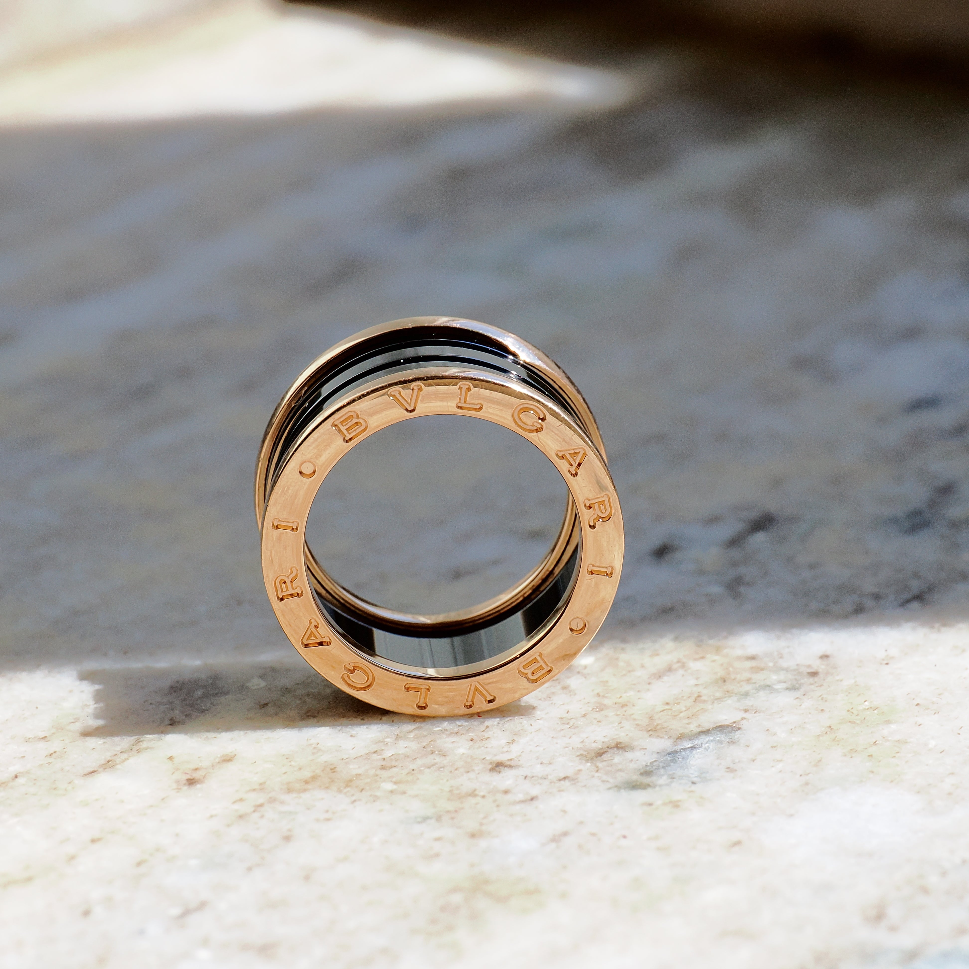 B.zero1 Ring - 18K Roségold mit Keramikspirale
