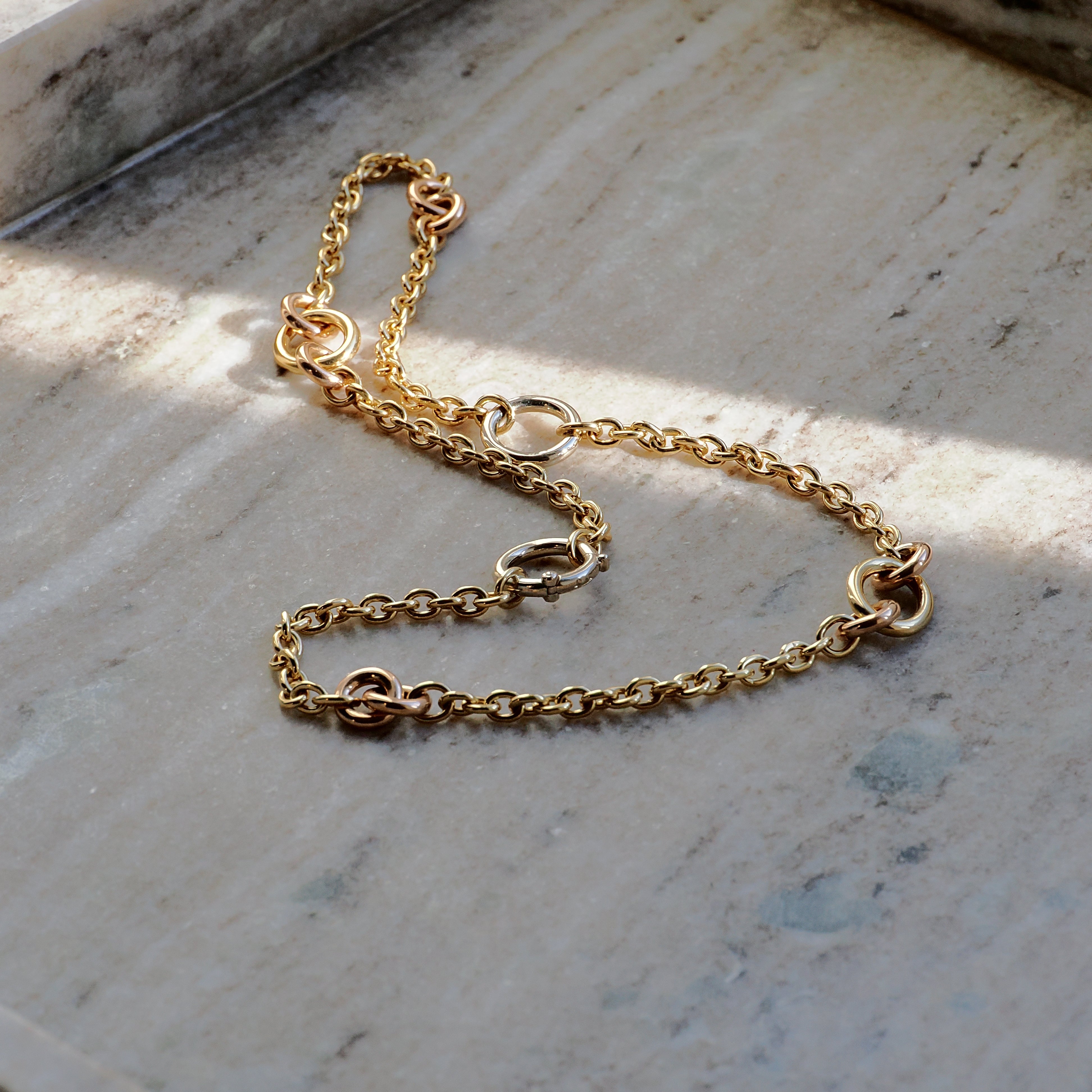 Halskette aus 18K Gelbgold, Weißgold und Roségold