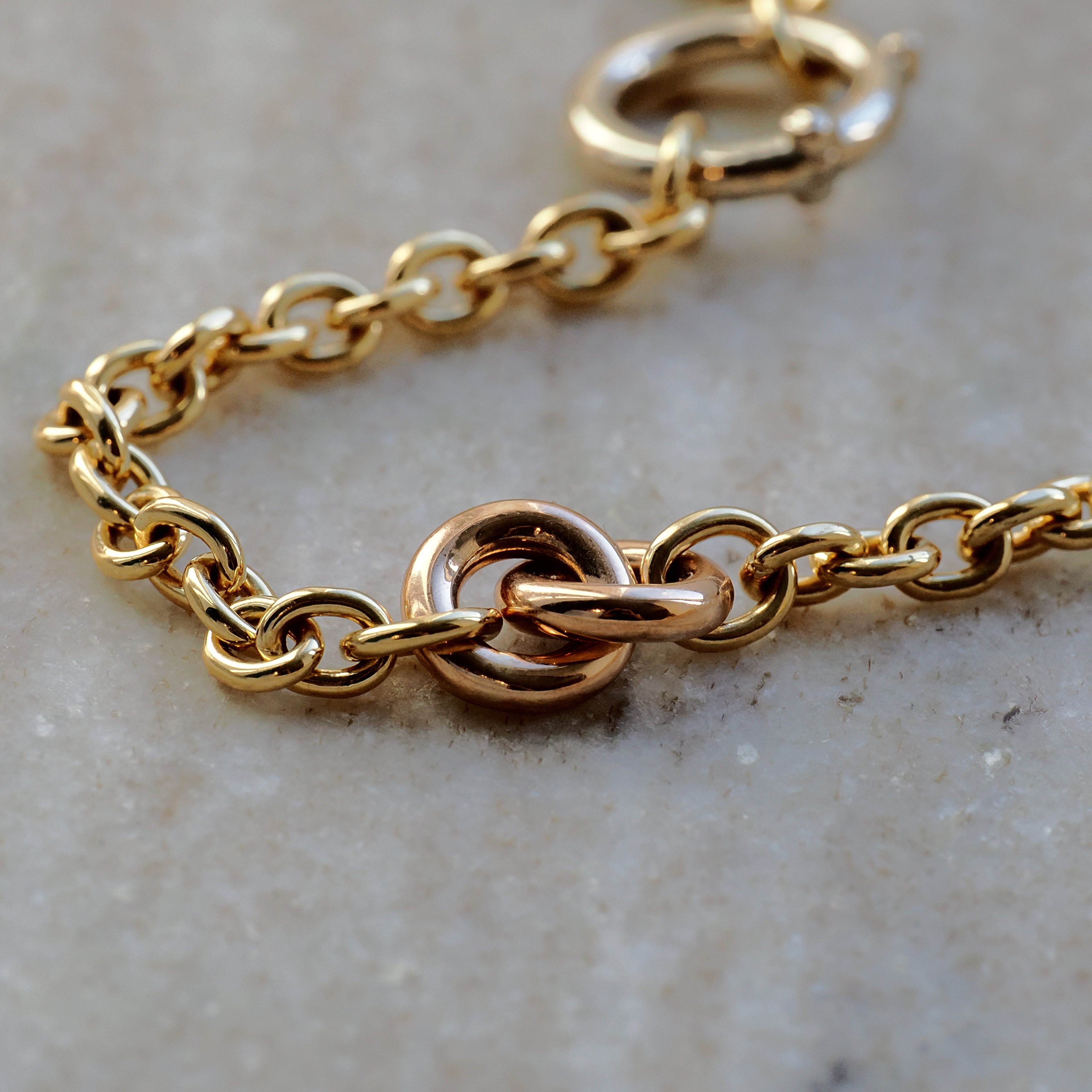 Halskette aus 18K Gelbgold, Weißgold und Roségold