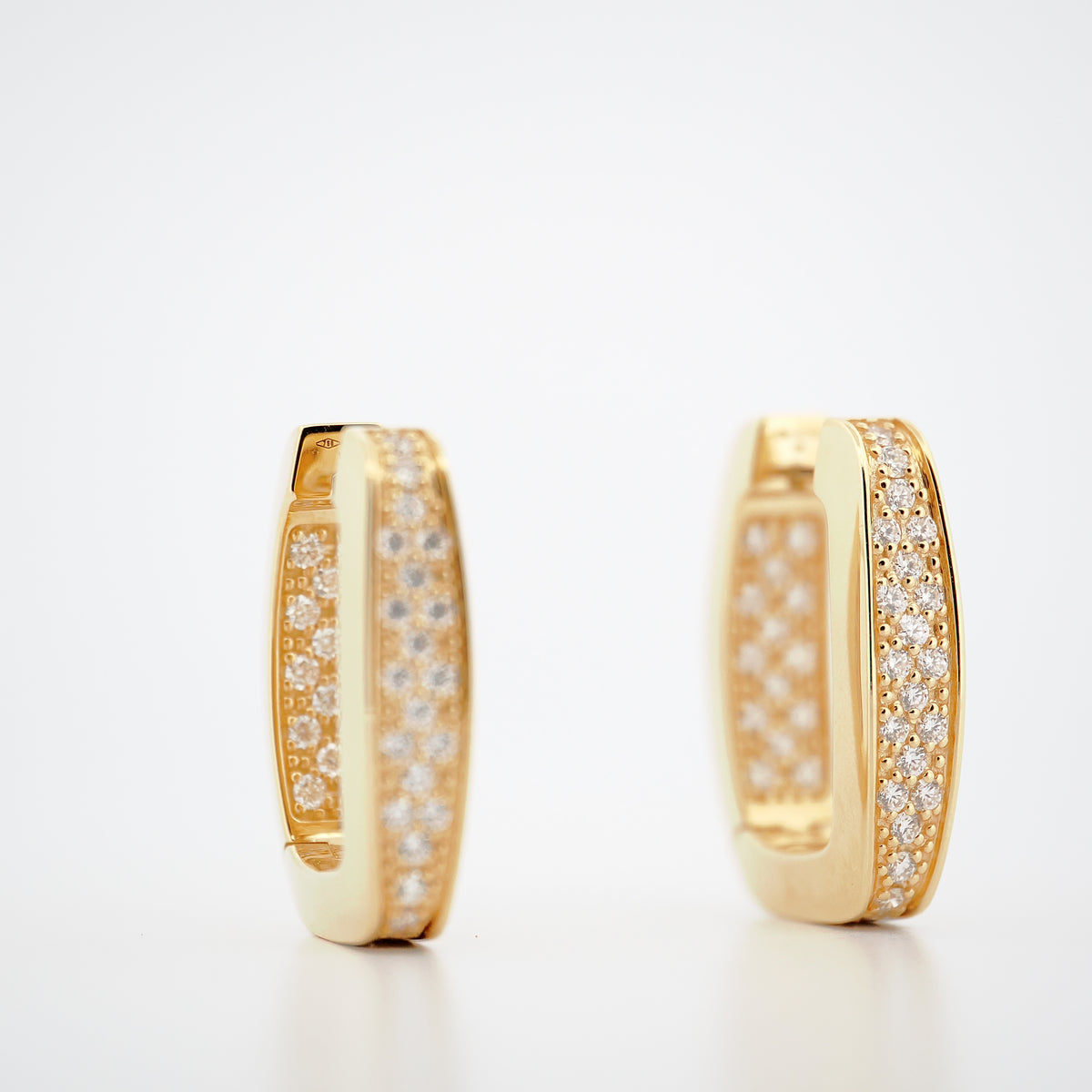 Ohrringe mit Diamant-Pavé