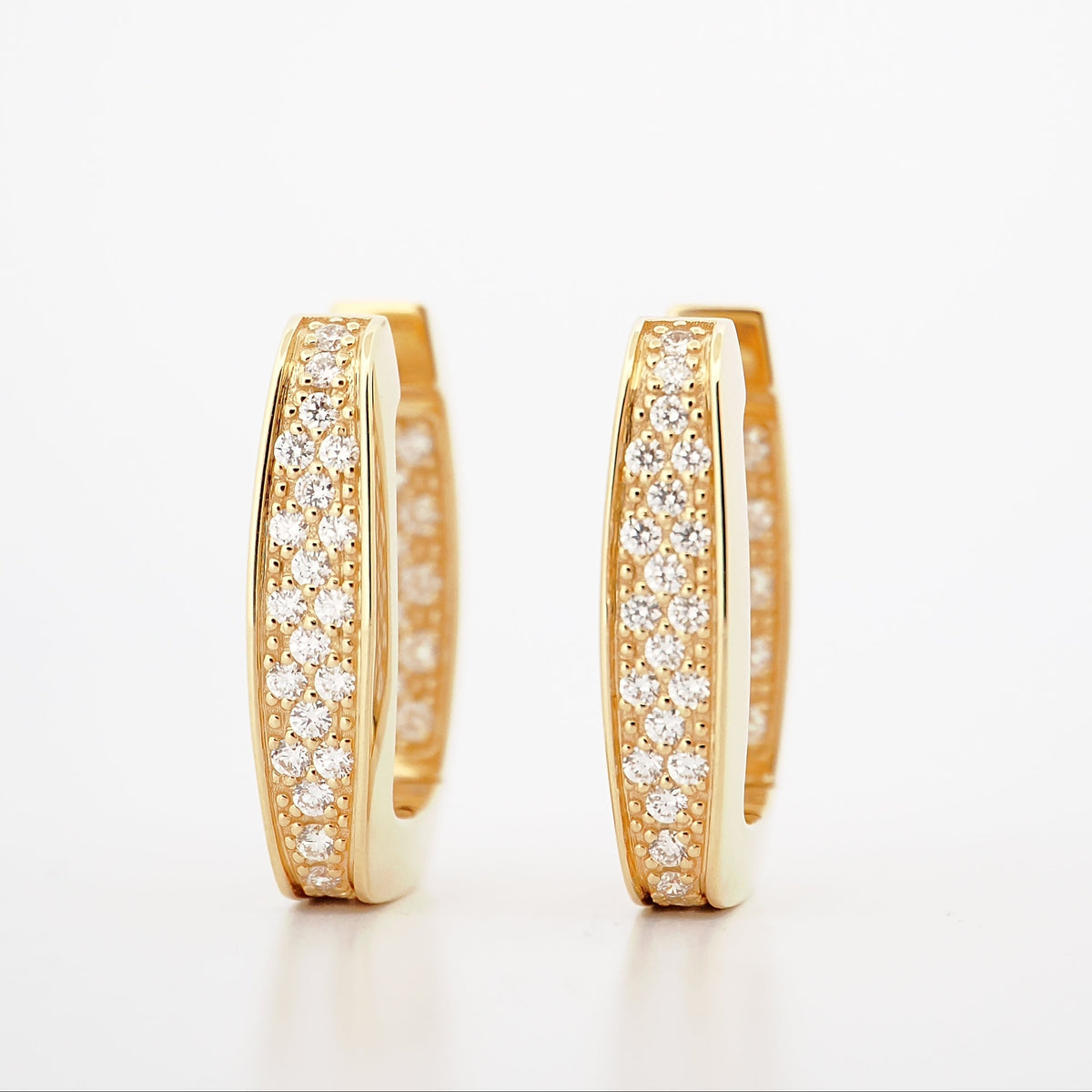 Ohrringe mit Diamant Pavé in 18K Gelbgold
