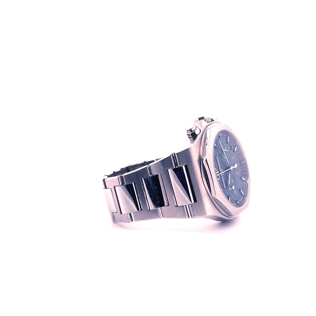 Girard Perregaux - Laureato Chronograph steele blue - Juwelier Spliedt - [product_ Artikelnummer]