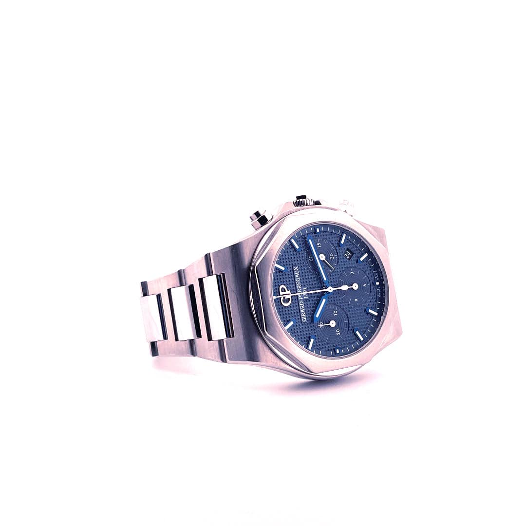 Girard Perregaux - Laureato Chronograph steele blue - Juwelier Spliedt - [product_ Artikelnummer]